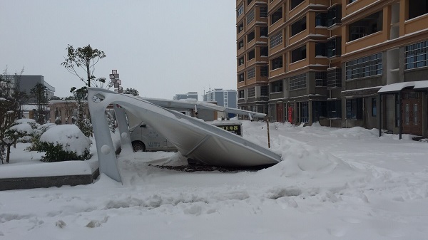 被積雪壓塌的車棚都有什么特點(diǎn)？